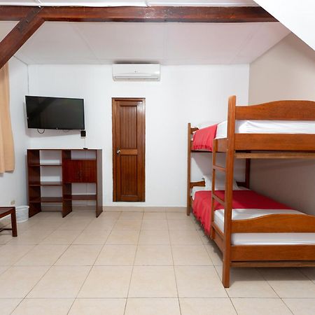 Hostal "Centrika" Тарапото Екстериор снимка