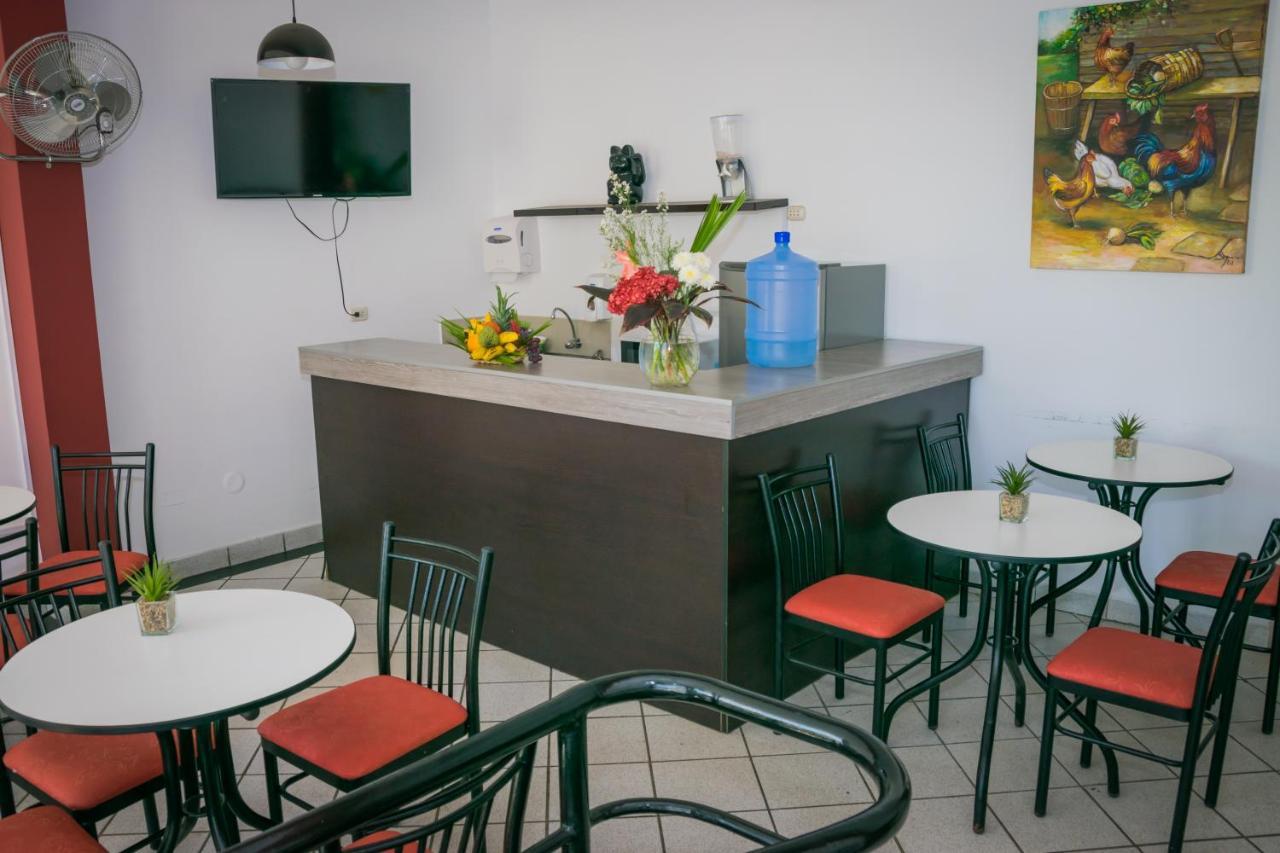 Hostal "Centrika" Тарапото Екстериор снимка