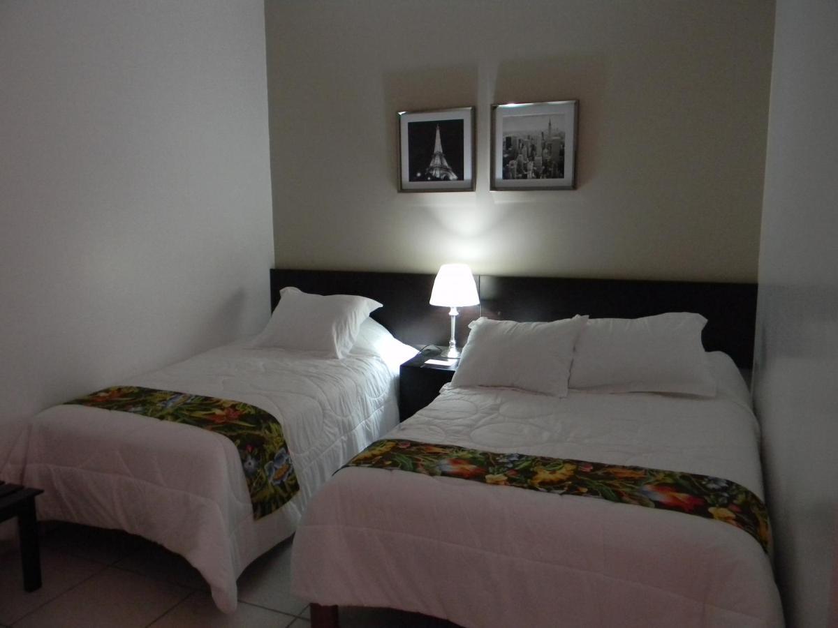 Hostal "Centrika" Тарапото Екстериор снимка