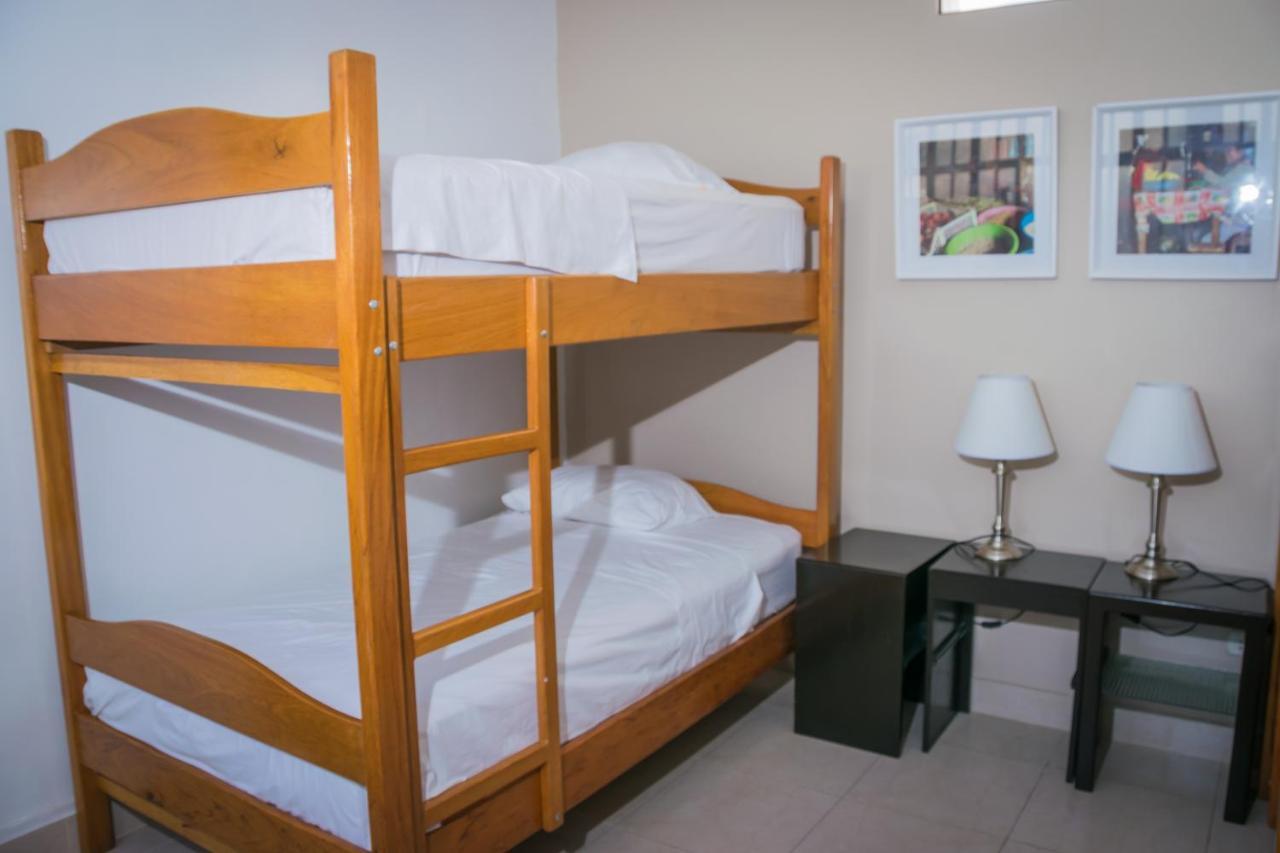 Hostal "Centrika" Тарапото Екстериор снимка
