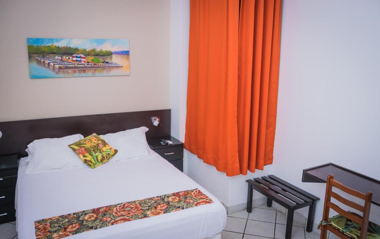Hostal "Centrika" Тарапото Екстериор снимка