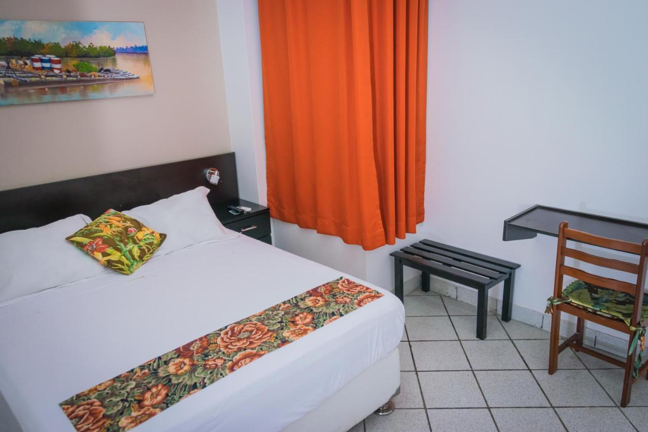 Hostal "Centrika" Тарапото Екстериор снимка