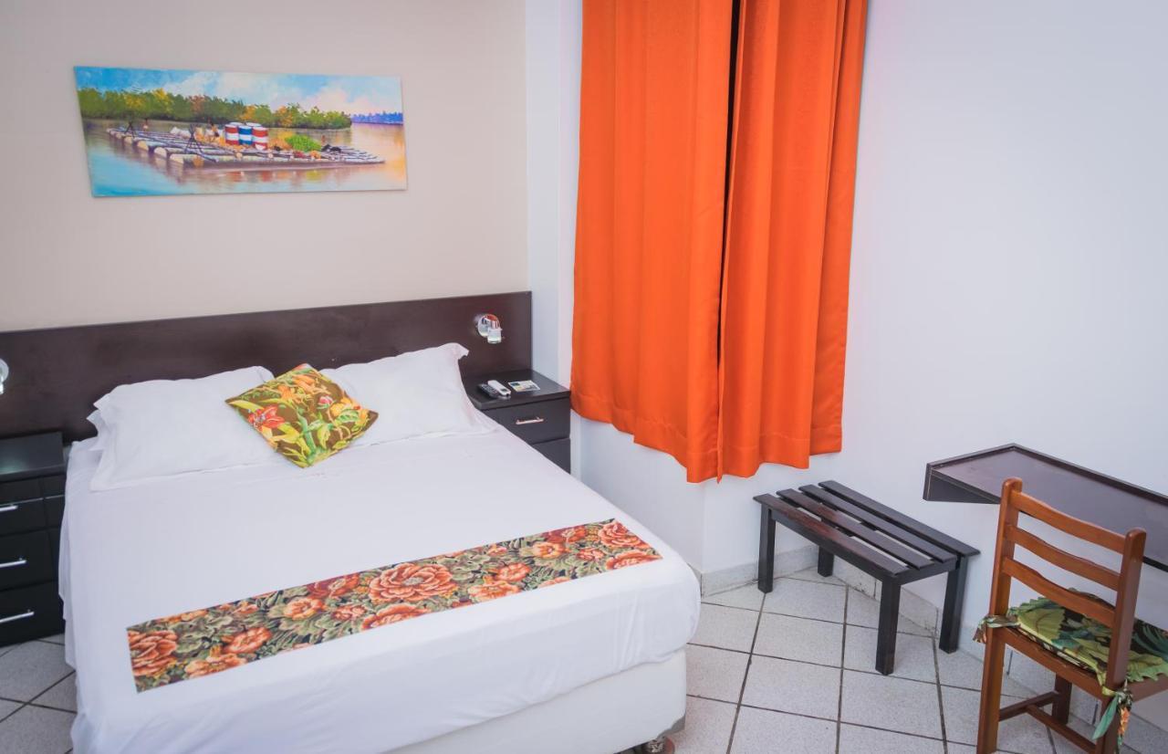 Hostal "Centrika" Тарапото Екстериор снимка