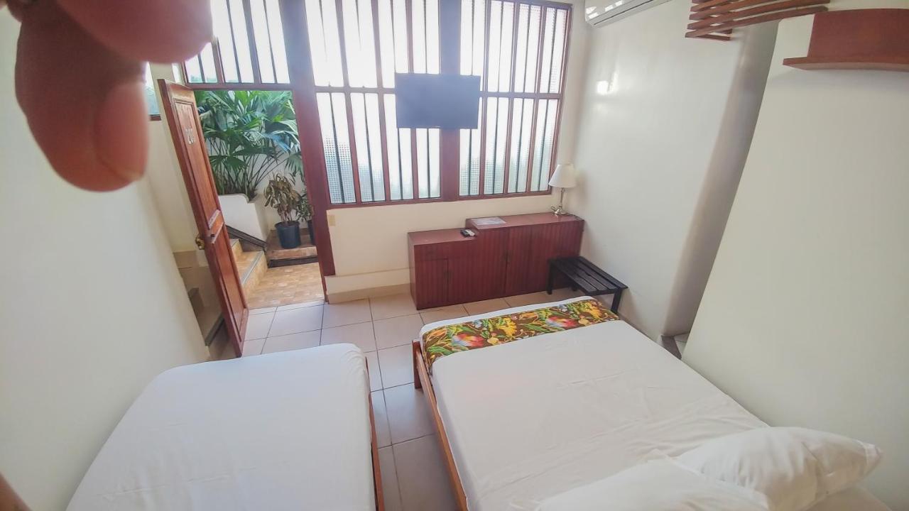 Hostal "Centrika" Тарапото Екстериор снимка