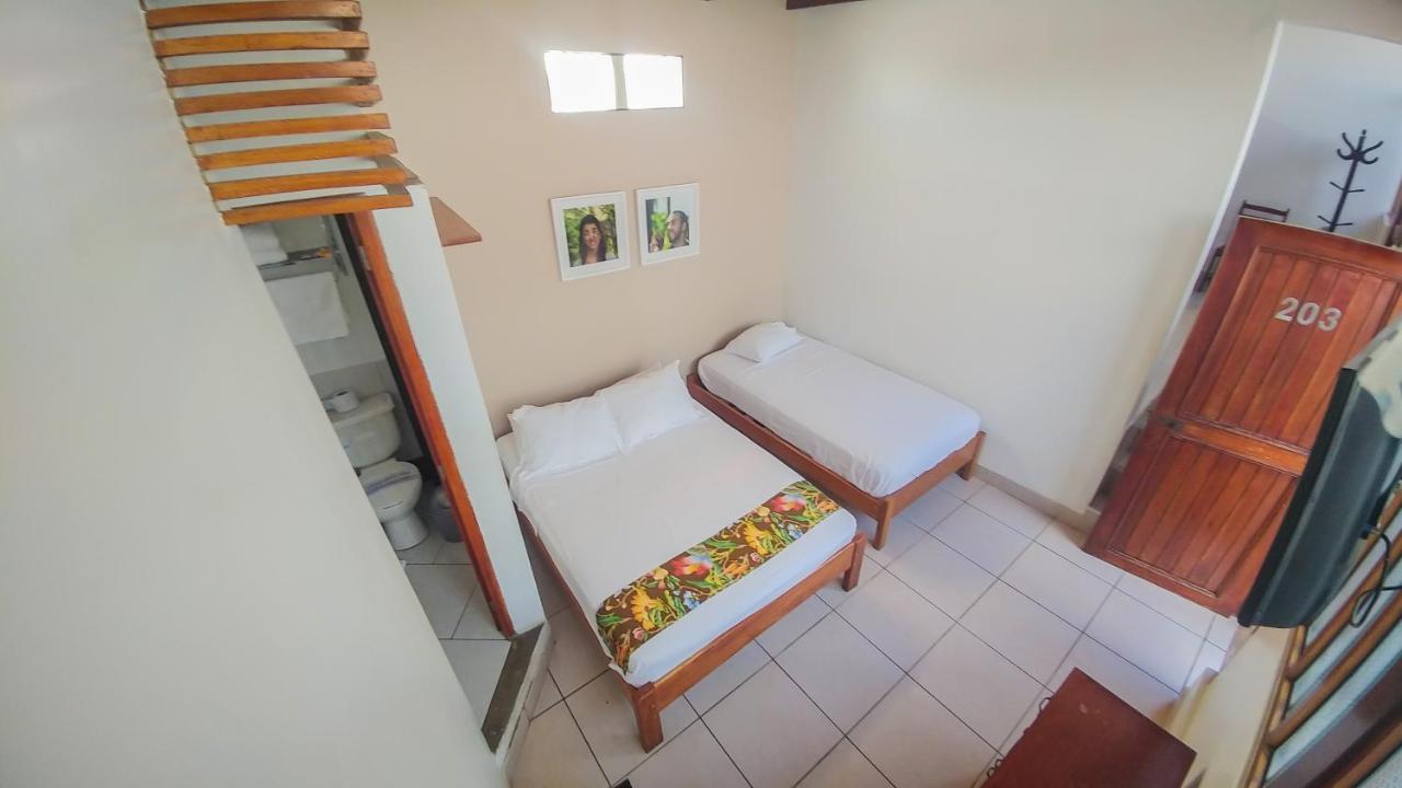 Hostal "Centrika" Тарапото Екстериор снимка