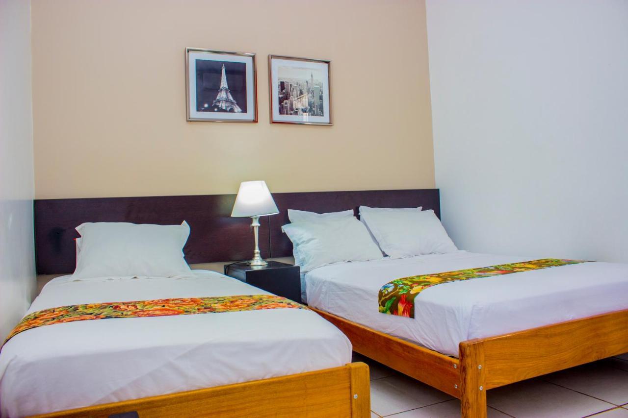 Hostal "Centrika" Тарапото Екстериор снимка