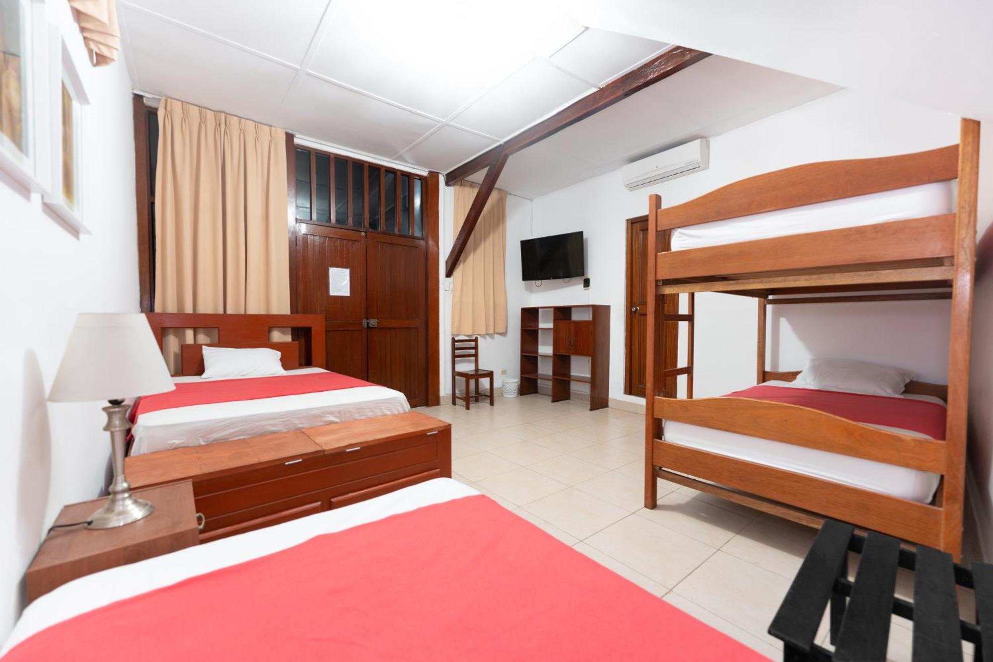 Hostal "Centrika" Тарапото Екстериор снимка