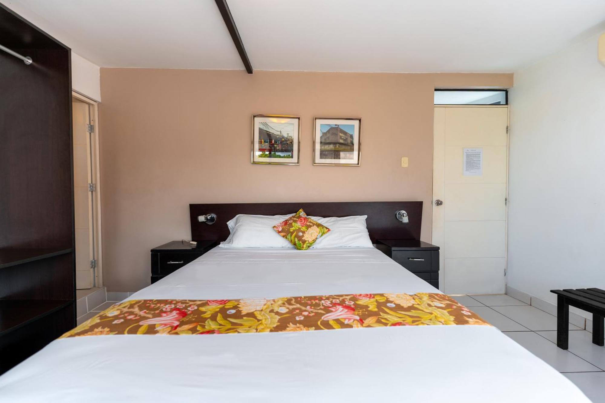 Hostal "Centrika" Тарапото Екстериор снимка